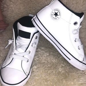 💙LIKE NEW Boys White Leather Converse Mid Tops💙